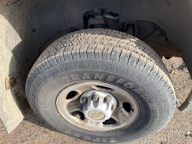 Image of Chevrolet 2500 equipment image 4