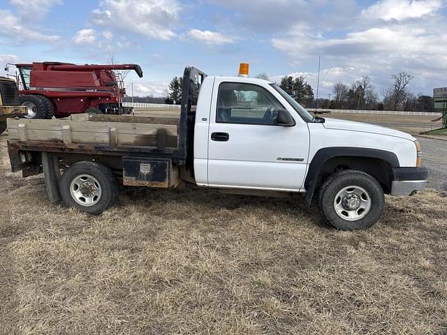 Image of Chevrolet 2500 equipment image 2