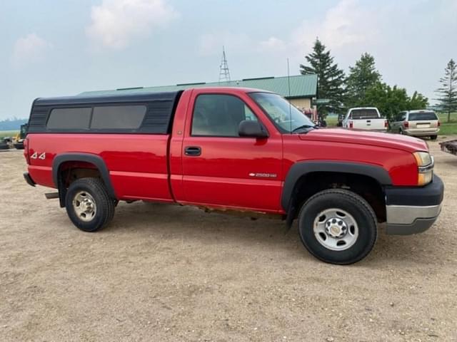 Image of Chevrolet 2500HD equipment image 3