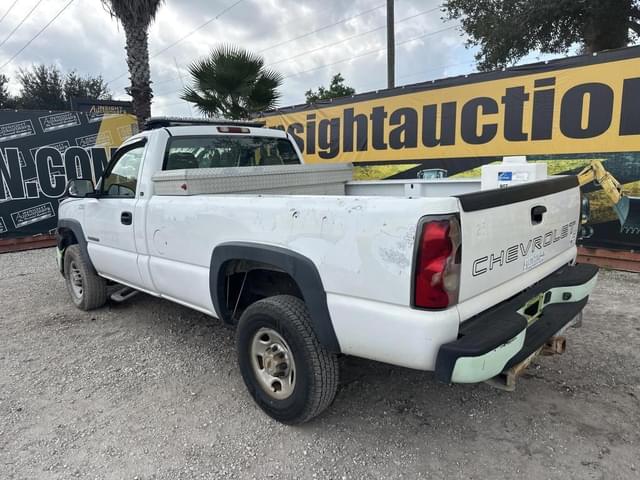 Image of Chevrolet 2500HD equipment image 1