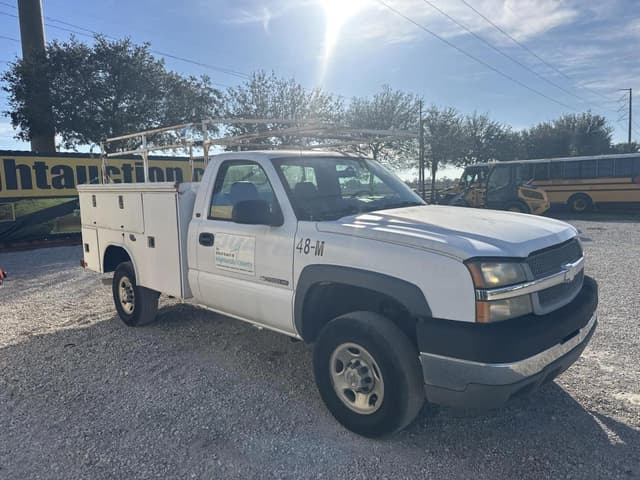 Image of Chevrolet 2500HD equipment image 3