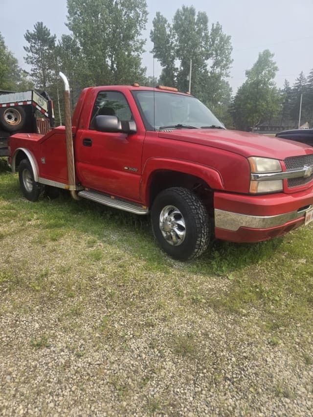Image of Chevrolet 3500 equipment image 2