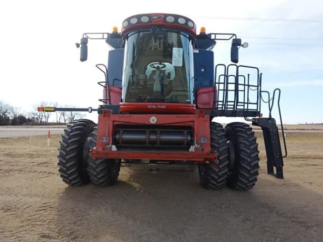Image of Case IH 8010 equipment image 3