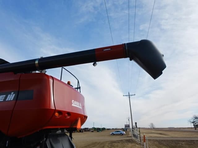 Image of Case IH 8010 equipment image 4