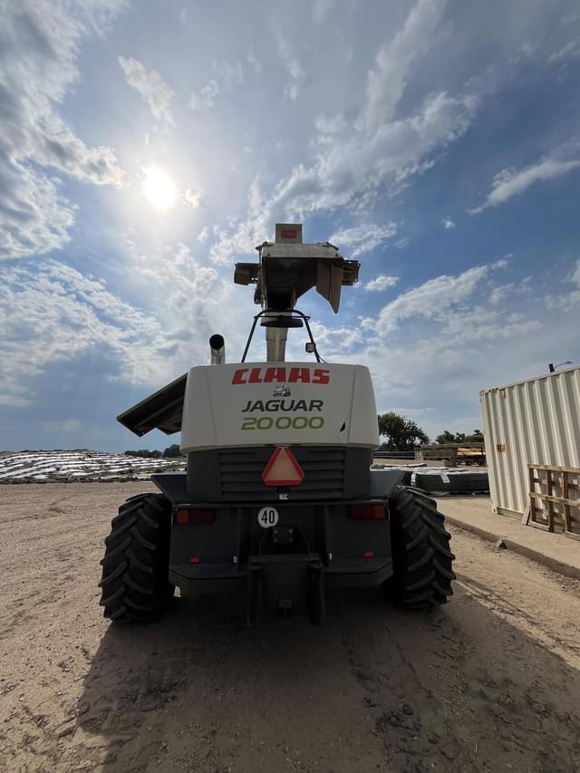 Image of CLAAS Jaguar 900 equipment image 3