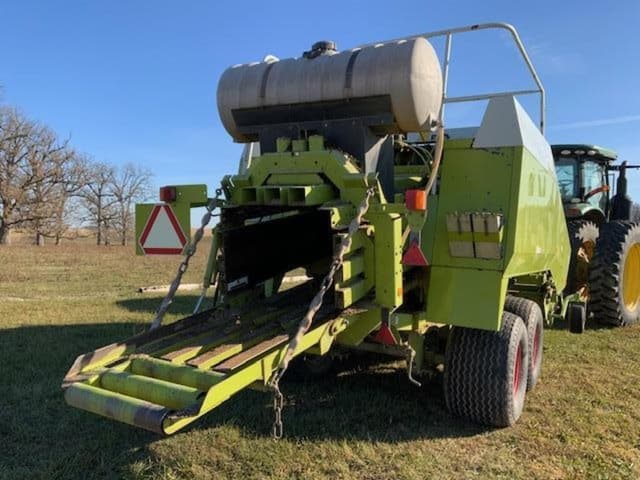 Image of CLAAS Quadrant 2100 equipment image 1