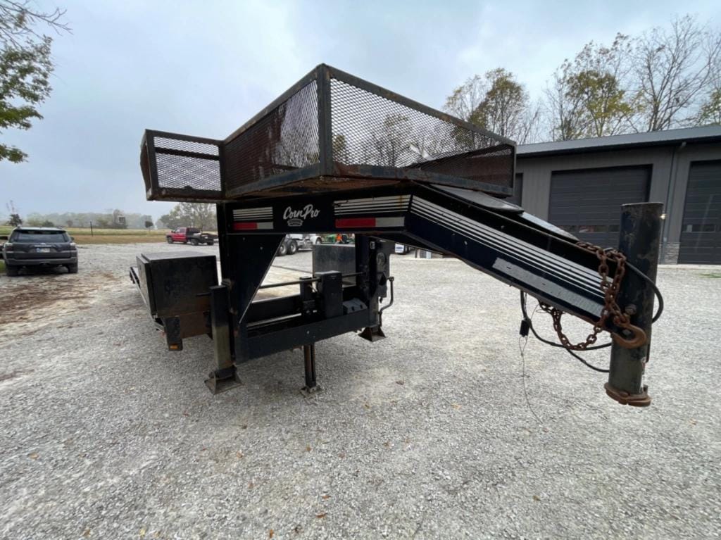 2004 Corn Pro 20+5 7K Equipment Image0