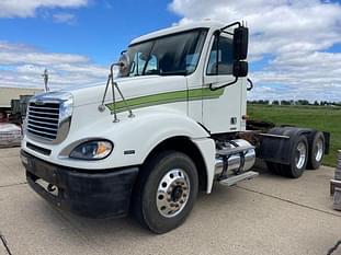 2004 Freightliner Columbia Equipment Image0