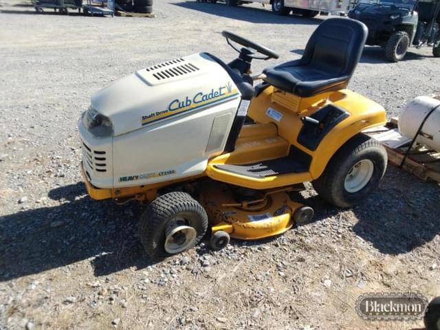 Image of Cub Cadet LT2180 equipment image 4