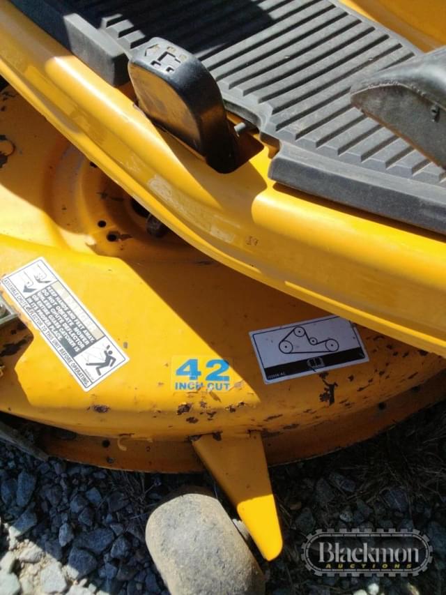 Image of Cub Cadet LT2180 equipment image 3
