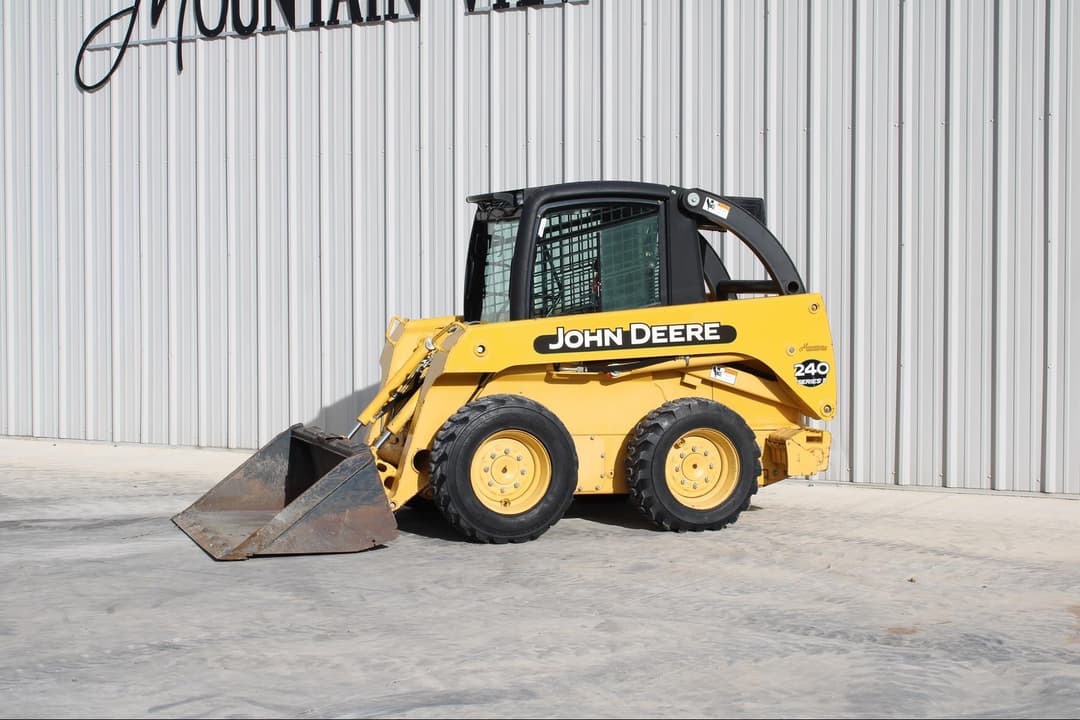 Image of John Deere 240 Series II Primary image