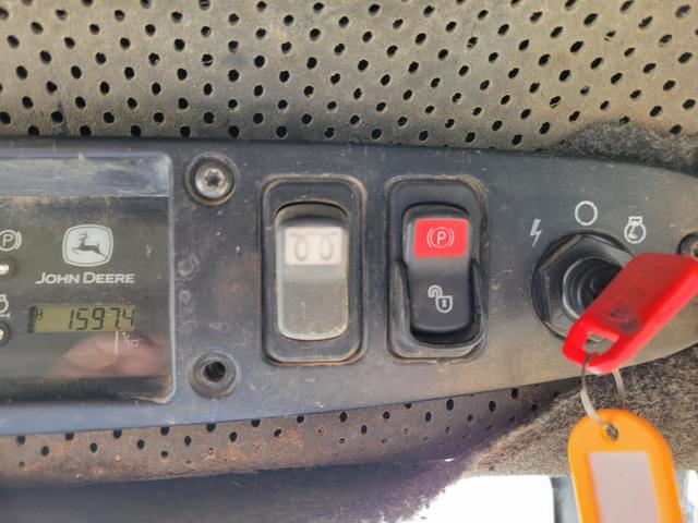 Image of John Deere 240 Series II equipment image 4