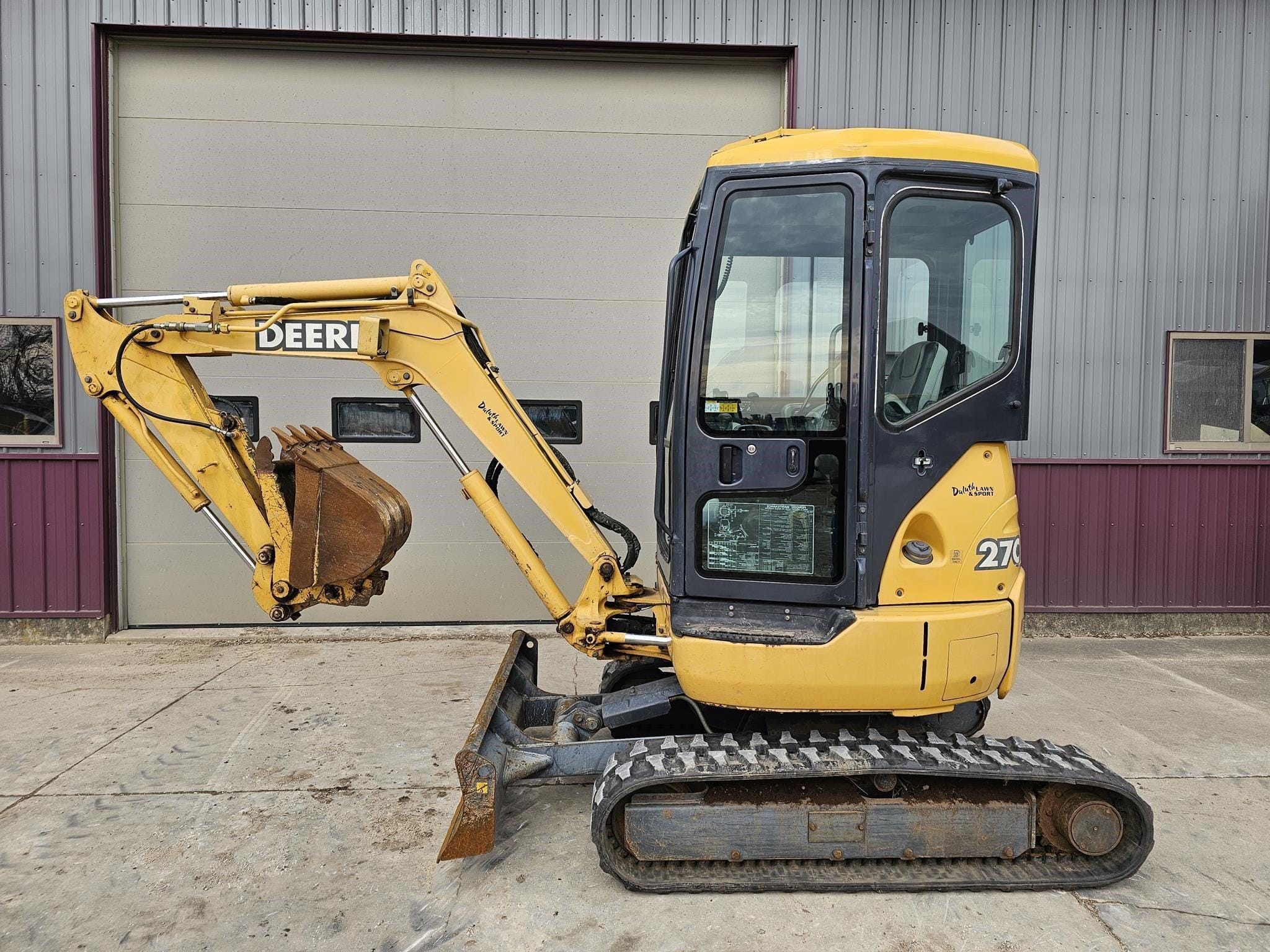 2004 John Deere 27C Equipment Image0