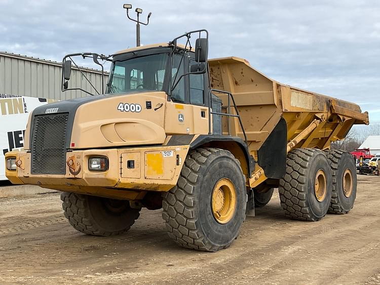 2004 John Deere 400D Equipment Image0
