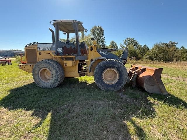 Image of John Deere 544J equipment image 2