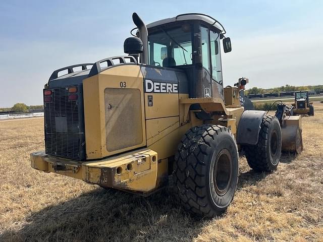 Image of John Deere 624J equipment image 2