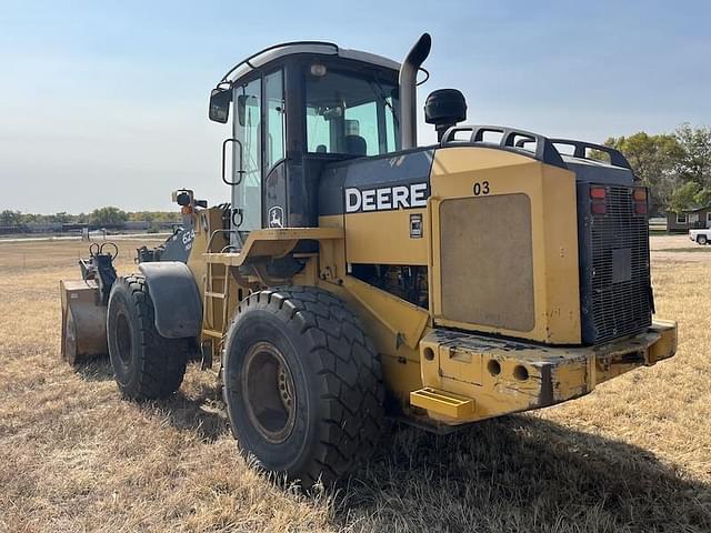 Image of John Deere 624J equipment image 3