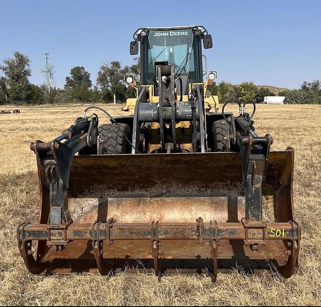 Image of John Deere 624J equipment image 4