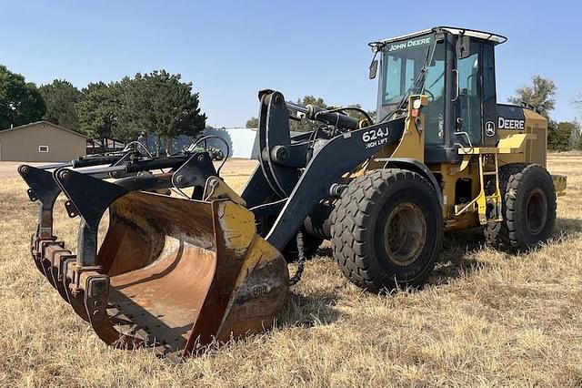 Image of John Deere 624J equipment image 1