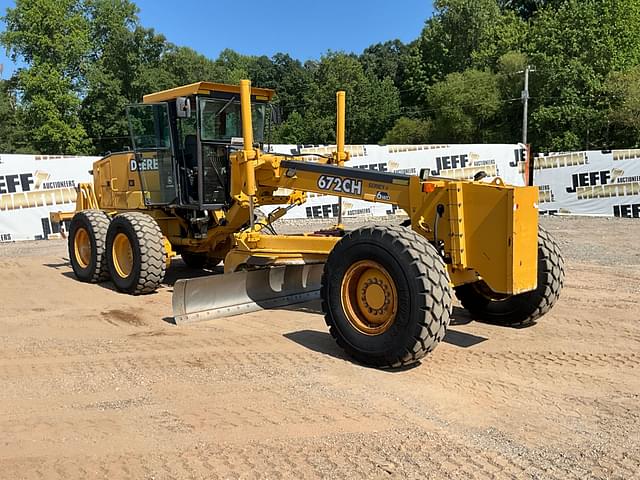 Image of John Deere 672CH equipment image 2