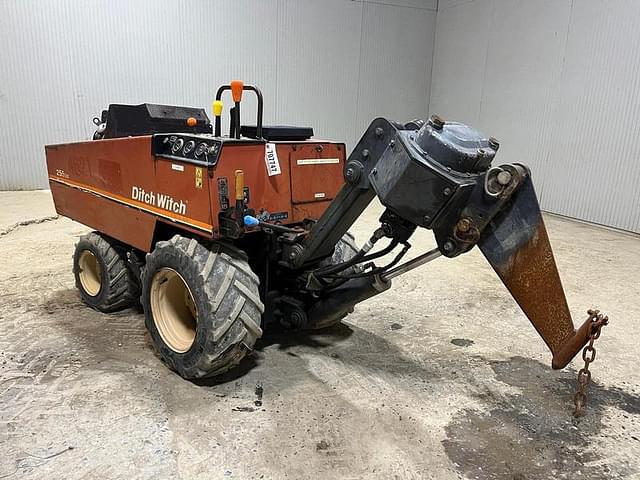 Image of Ditch Witch 255SX equipment image 2