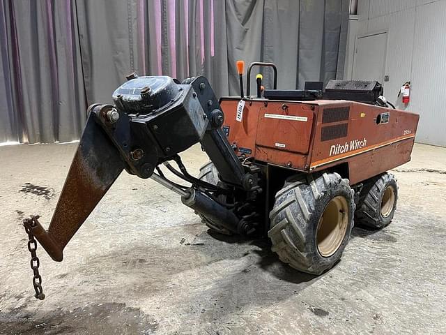 Image of Ditch Witch 255SX equipment image 4