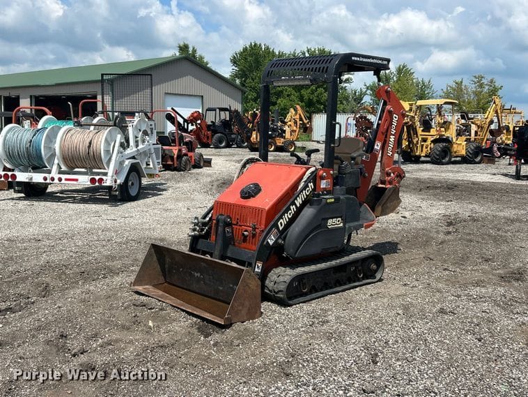 2004 Ditch Witch XT850  Equipment Image0