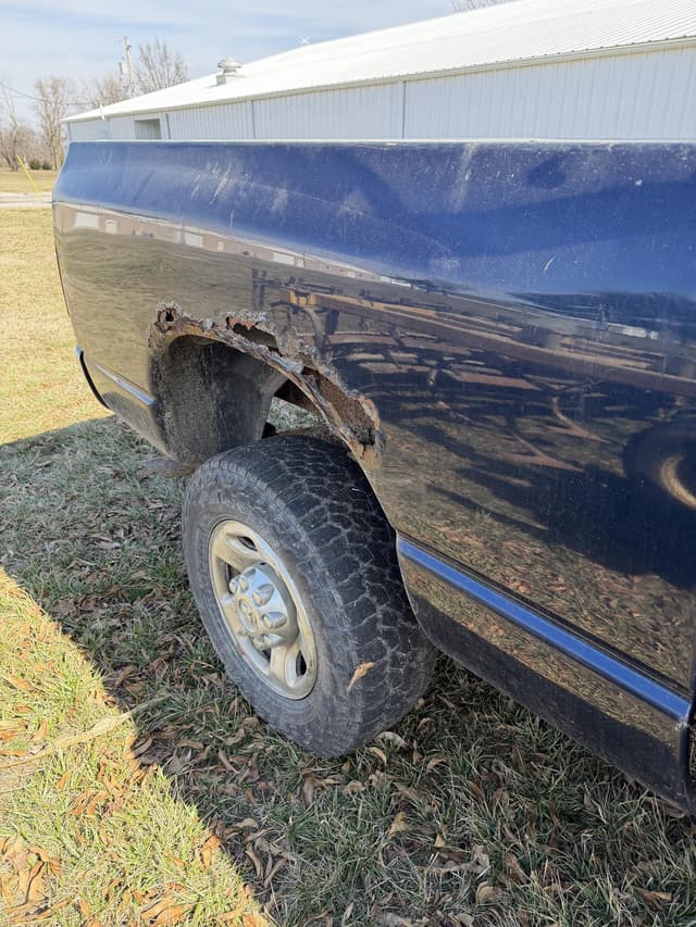 Image of Dodge Ram 2500 equipment image 2