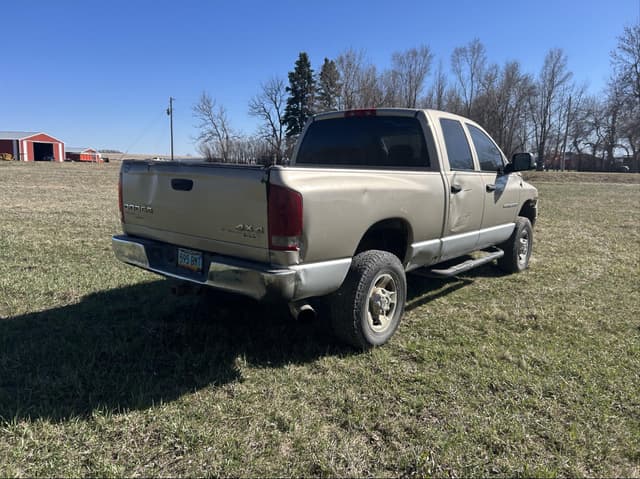 Image of Dodge Ram 2500 equipment image 4