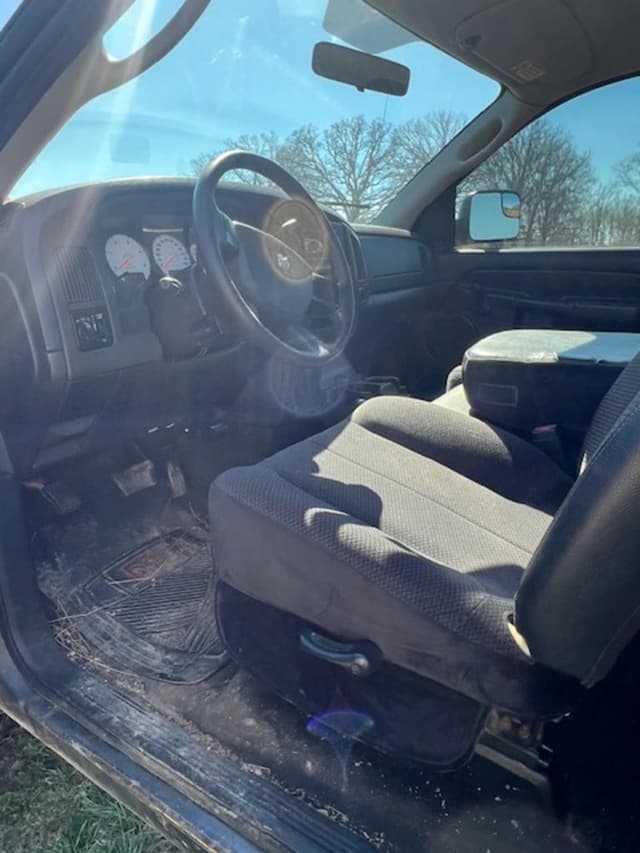 Image of Dodge Ram 2500 equipment image 4