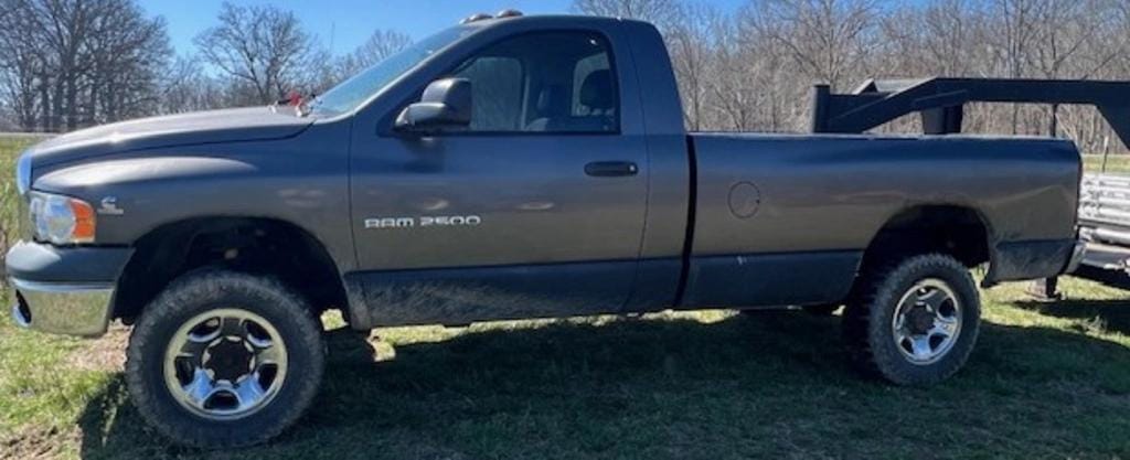 2004 Dodge Ram 2500 Equipment Image0