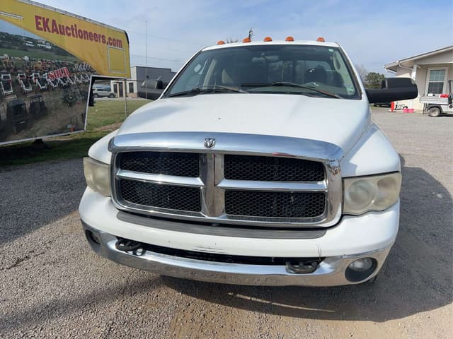 Image of Dodge Ram 3500 equipment image 3