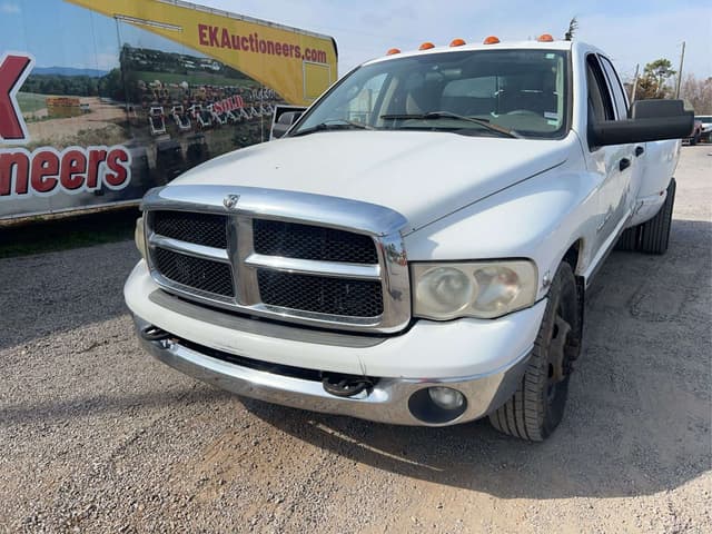 Image of Dodge Ram 3500 equipment image 2