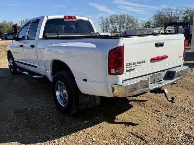 Image of Dodge Ram 3500 equipment image 3