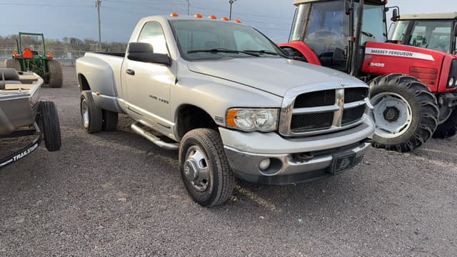 Image of Dodge Ram 3500 equipment image 2