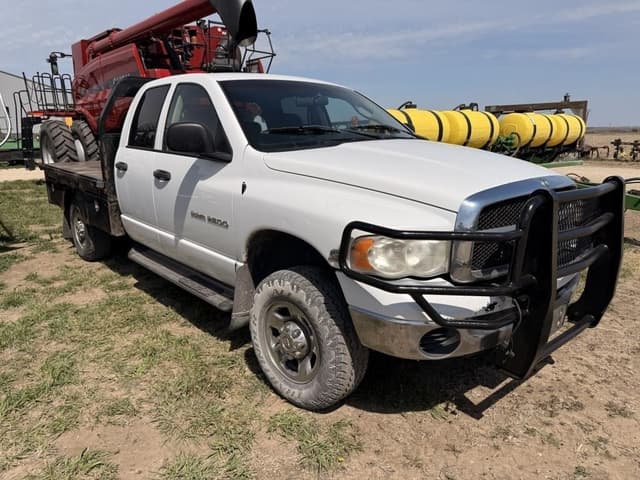 Image of Dodge Ram 2500 equipment image 2