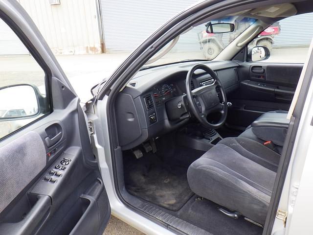 Image of Dodge Dakota equipment image 4
