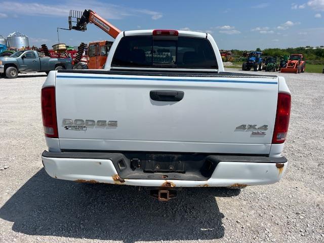 Image of Dodge Ram 1500 equipment image 3