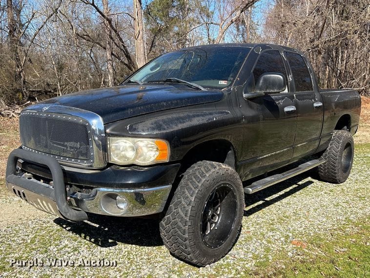 2004 Dodge Ram 1500 Equipment Image0