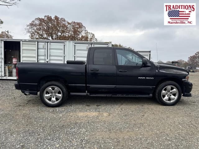 Image of Dodge Ram 1500 equipment image 3