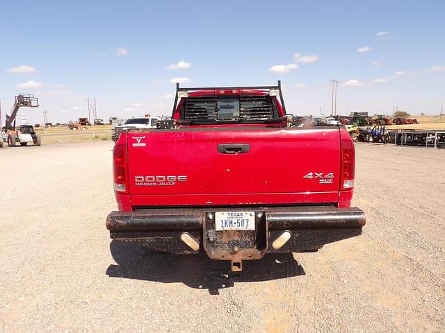 Image of Dodge Ram 2500 equipment image 3