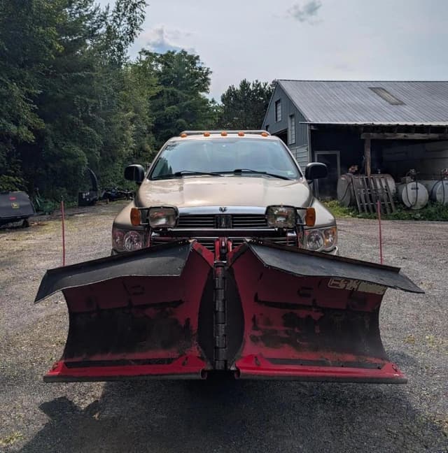 Image of Dodge Ram 2500 equipment image 2