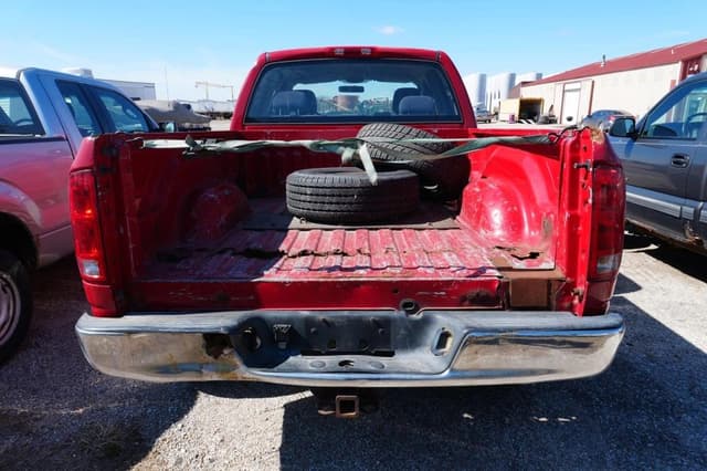 Image of Dodge Ram 2500 equipment image 2