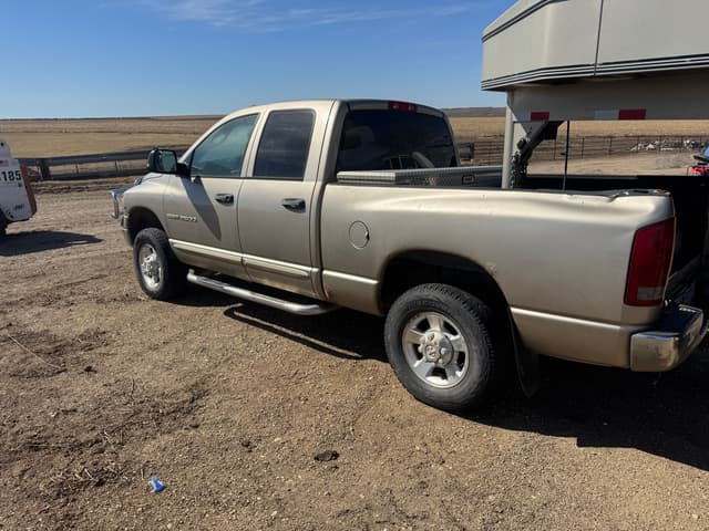 Image of Dodge Ram 2500 equipment image 3