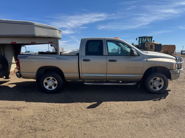 Image of Dodge Ram 2500 equipment image 2