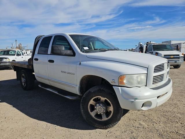 Image of Dodge Ram 2500 equipment image 2