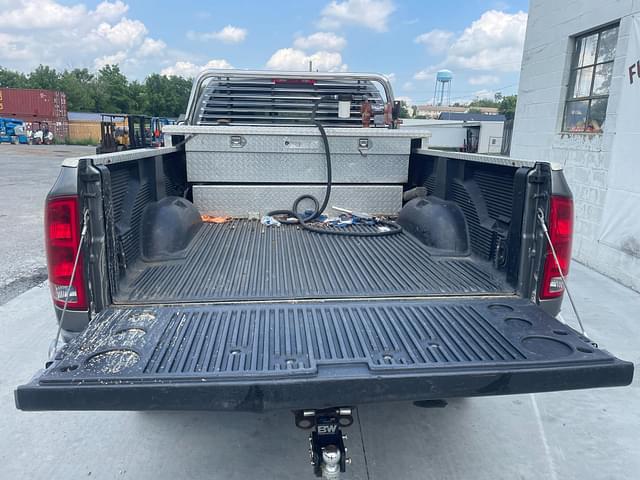 Image of Dodge Ram 2500 equipment image 3