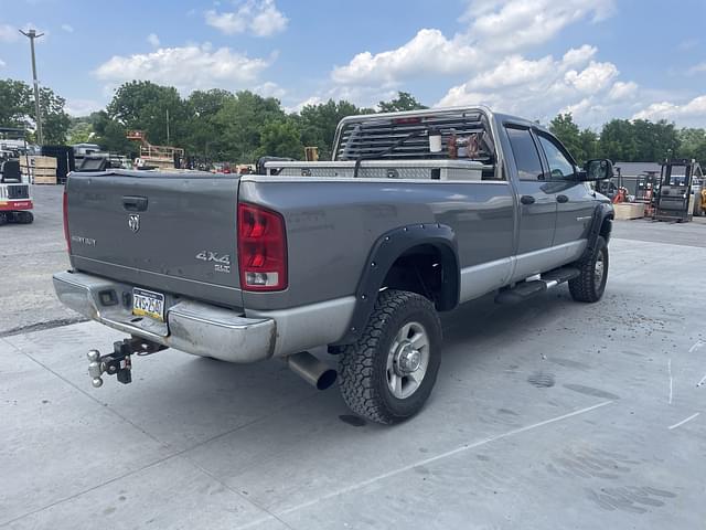 Image of Dodge Ram 2500 equipment image 2