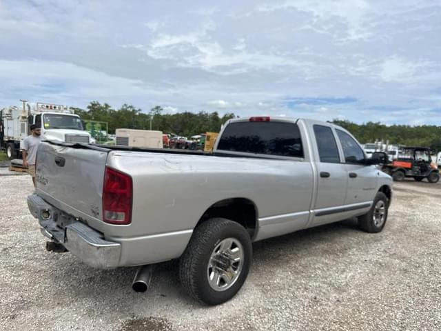 Image of Dodge Ram 2500 equipment image 2