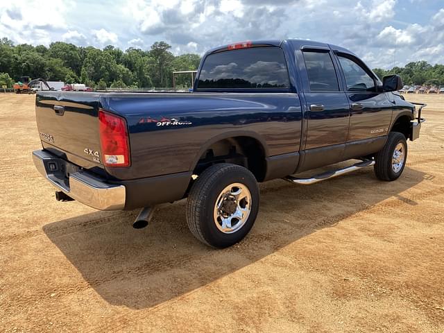 Image of Dodge Ram 2500 equipment image 2